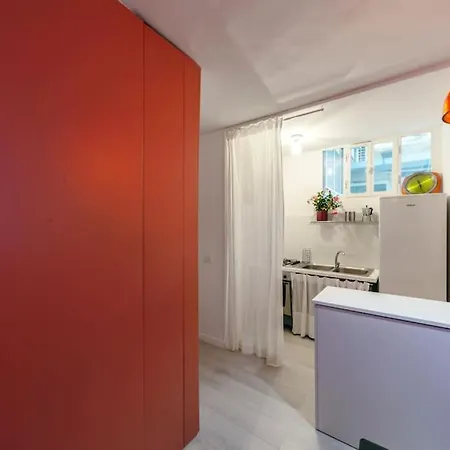 Charming Apartment With Balcony In The Historic Center Naples Exterior photo