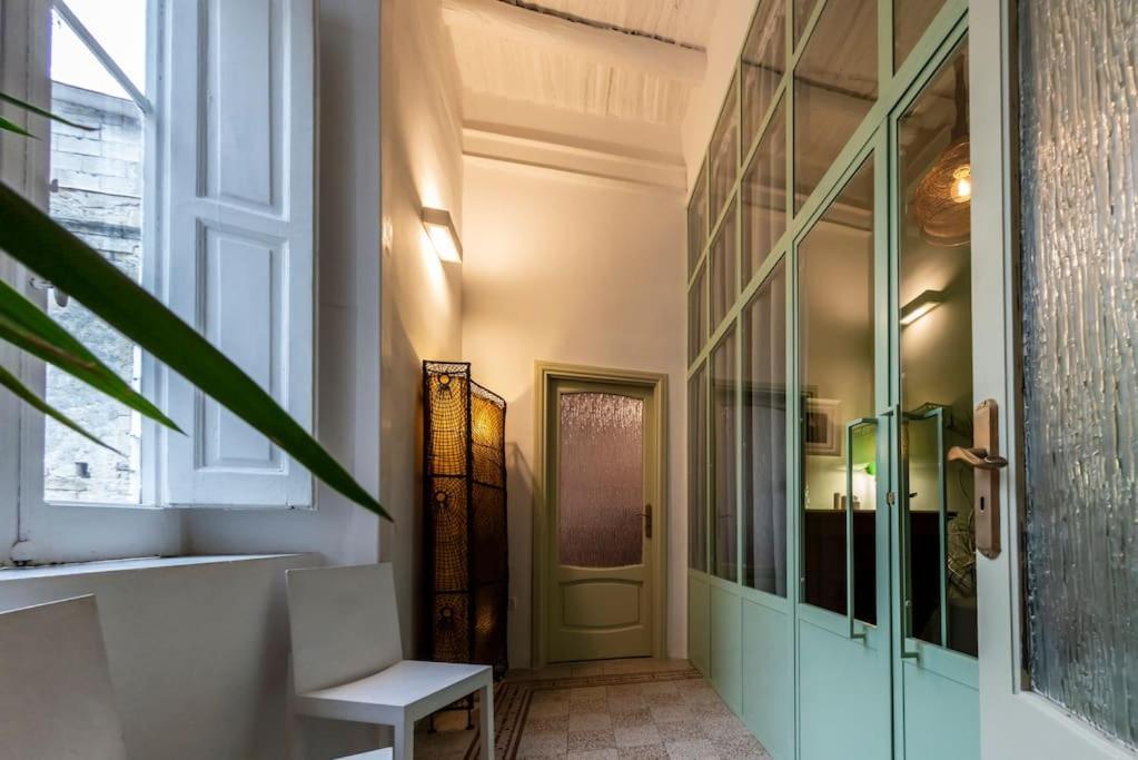 Charming With Balcony In The Historic Center