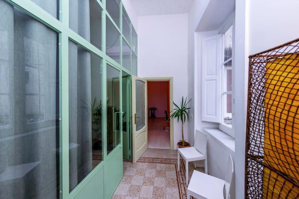 Charming With Balcony In The Historic Center Apartment *