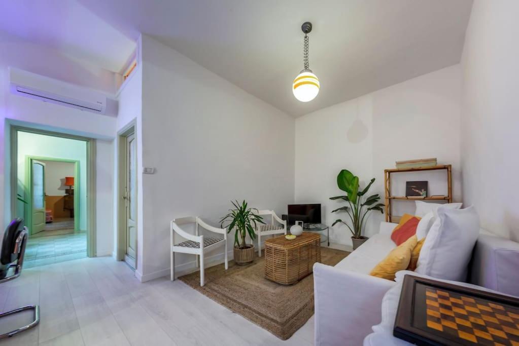 Charming With Balcony In The Historic Center Naples